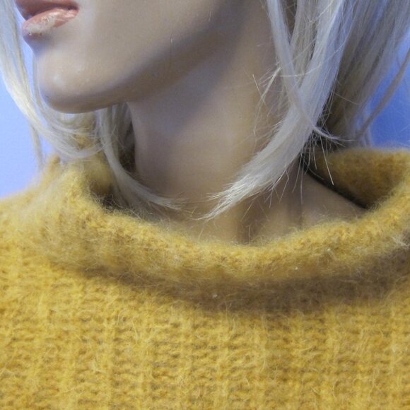 BA&SH YELLOW GOLD ALPACA FUZZY CROPPED SWEATER LADY PULLOVER STYLE - Picture 3 of 9
